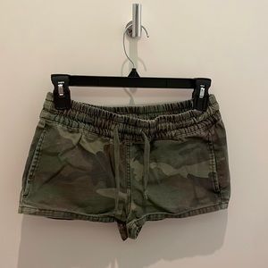 Aritzia TNA Camo Shorts with Draw String
